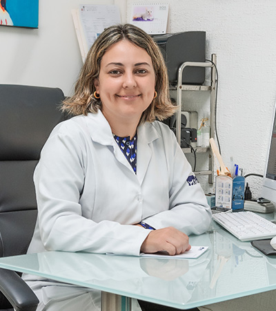 Dra. Fabiana Aparecida Gaeta + Nato Medicina Veterinária